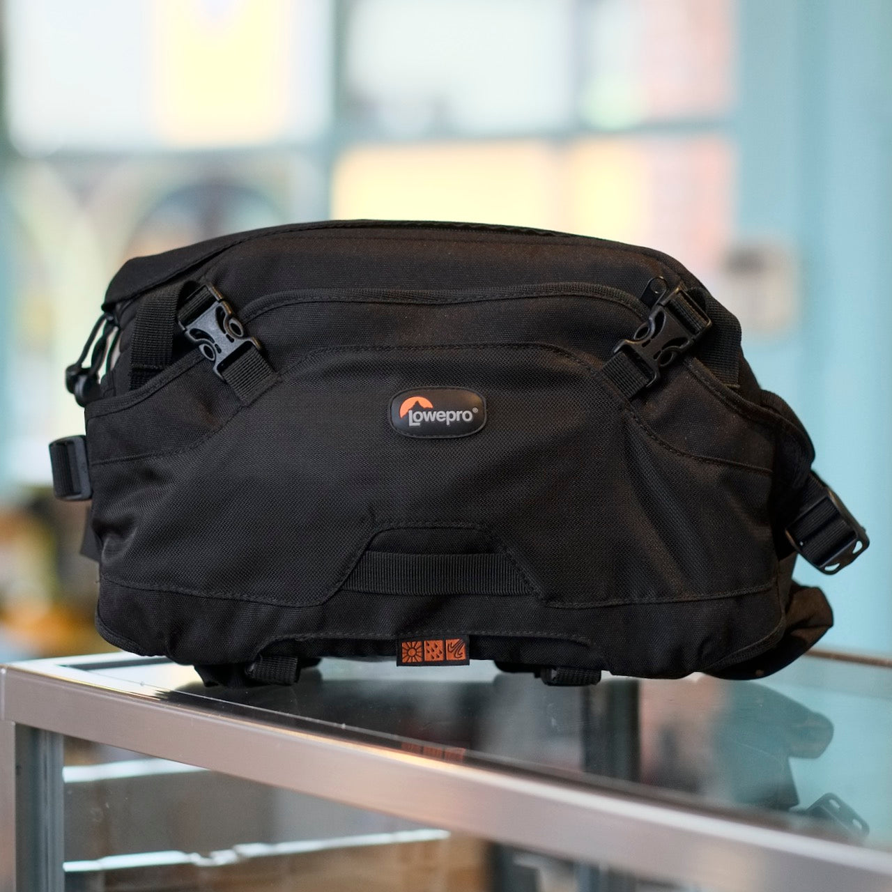 Lowepro Inverse 200