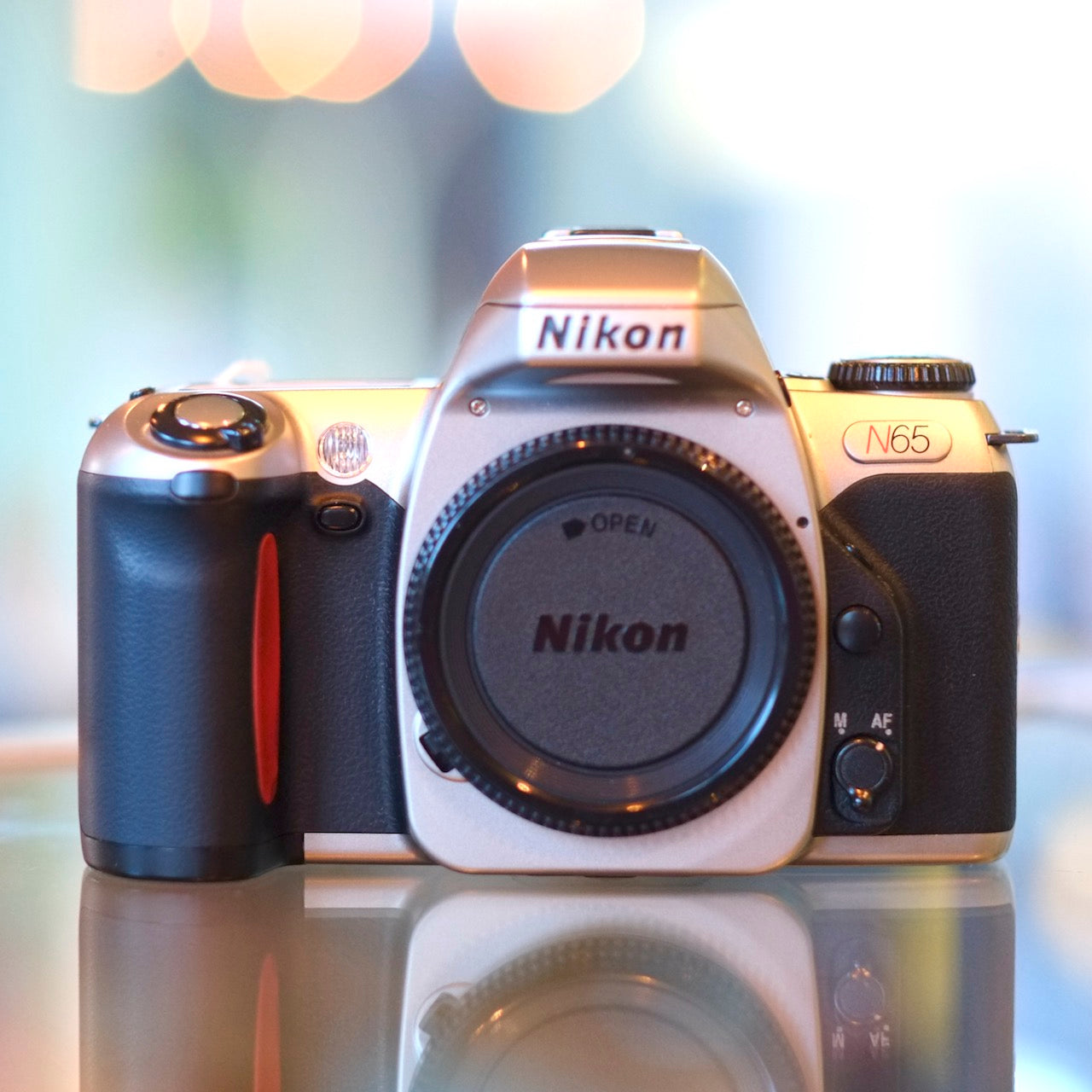Nikon F65 - Main Image