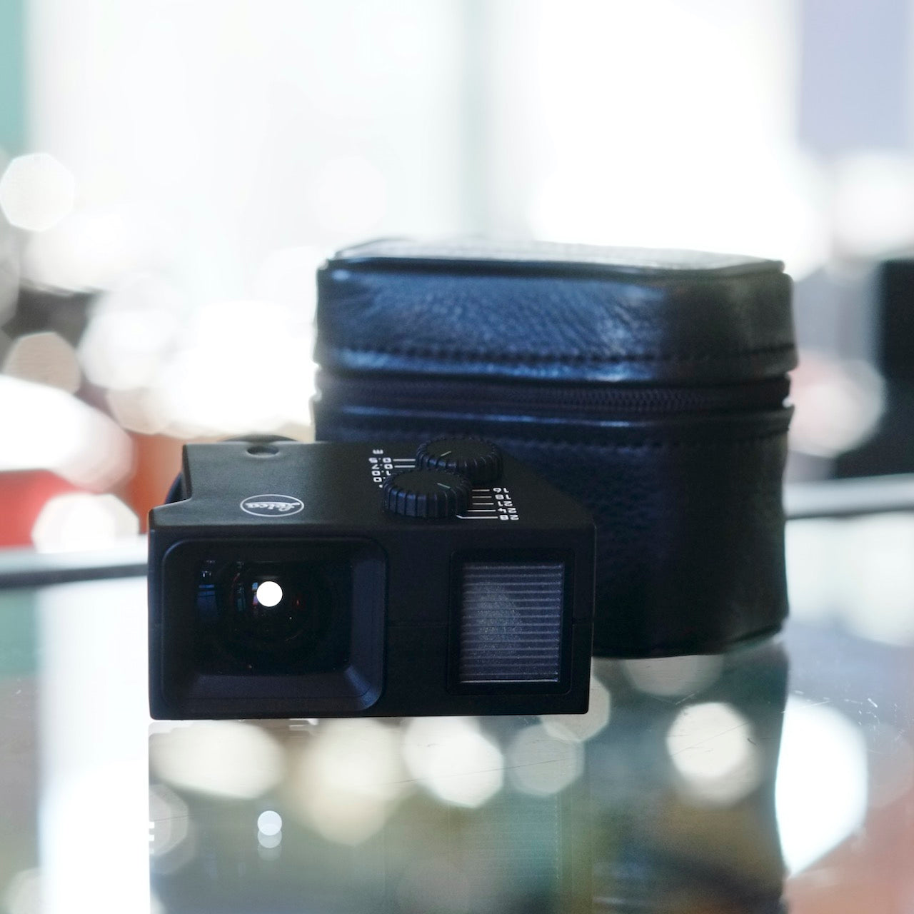 Leica Universal Wide-Angle Viewfinder M 12011 – Camera Traders