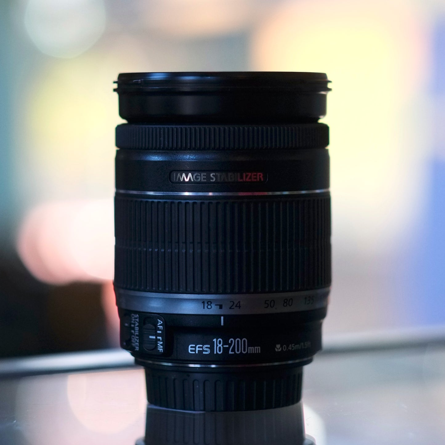 Canon EF-S 18-200mm f3.5-5.6 IS
