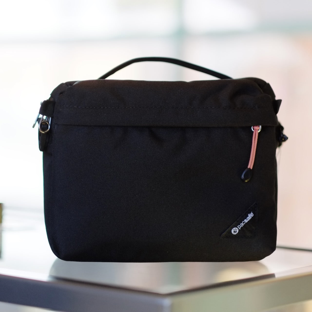 Pacsafe Camsafe LX4
