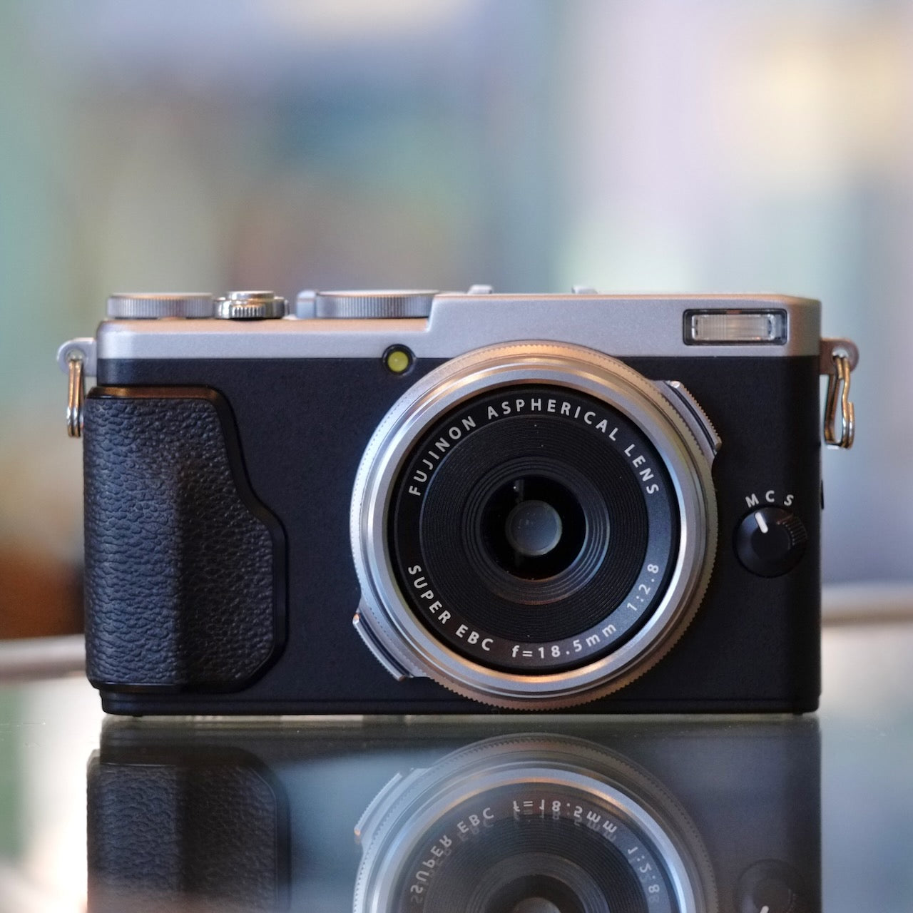 Fujifilm X70 - Main Image