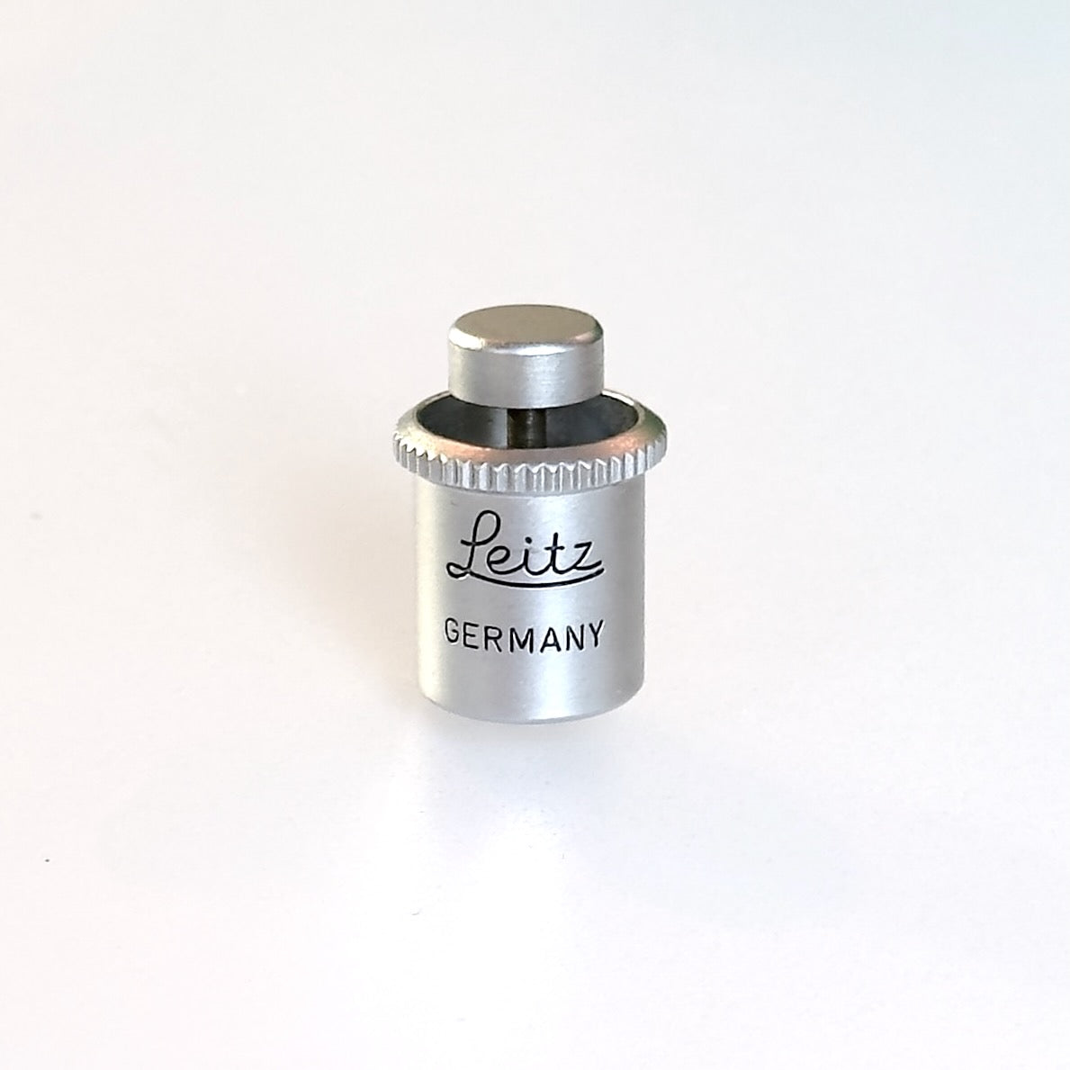 Leitz OZTNO Shutter Release Extender