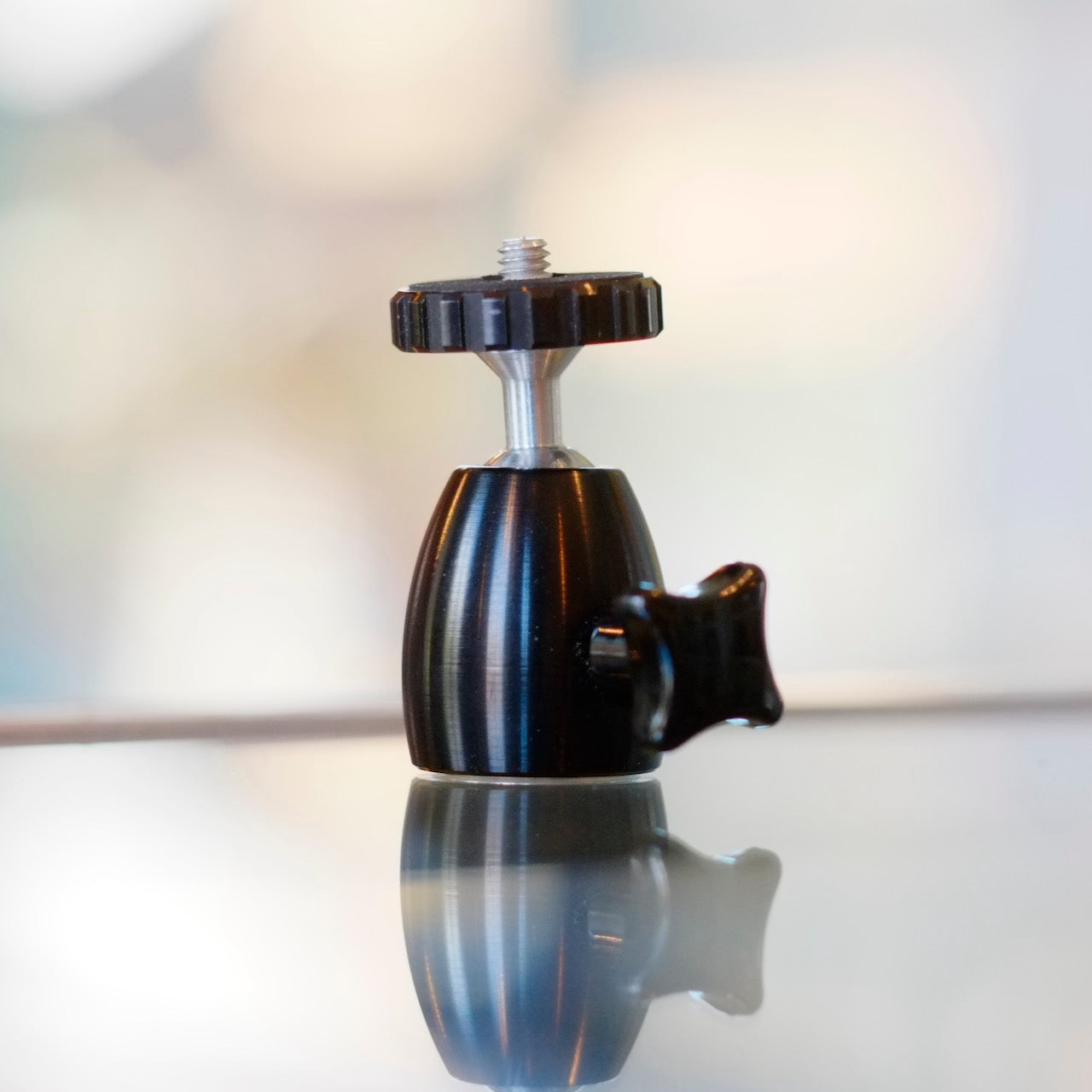 Compact ball head