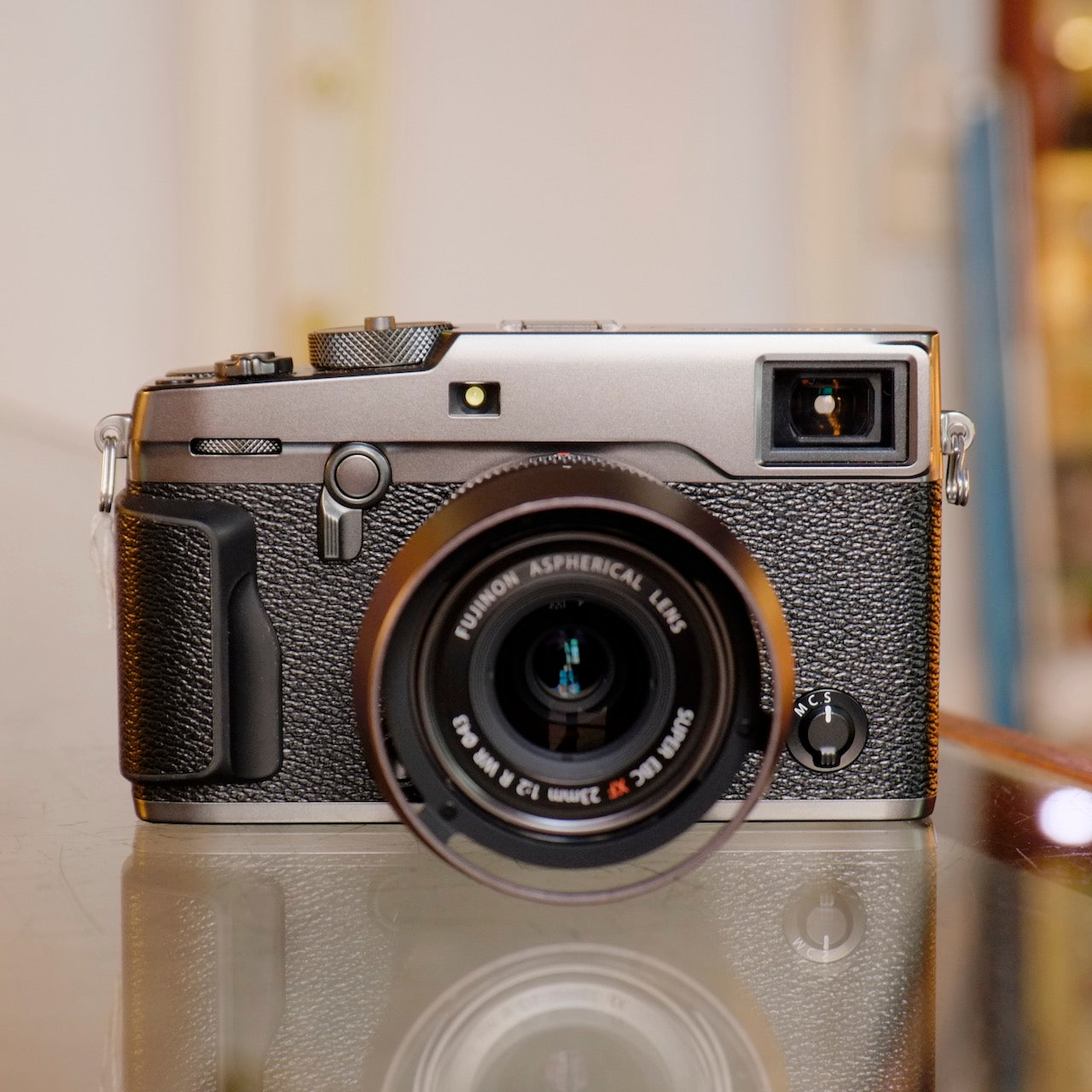 Fujifilm X-Pro2 Graphite with 23mm - Main Image