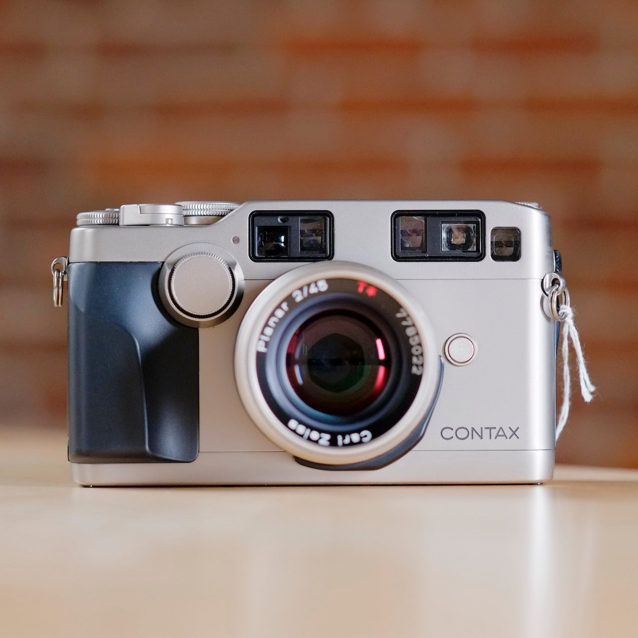 Contax G2 with 45mm f2 Planar - Main Image