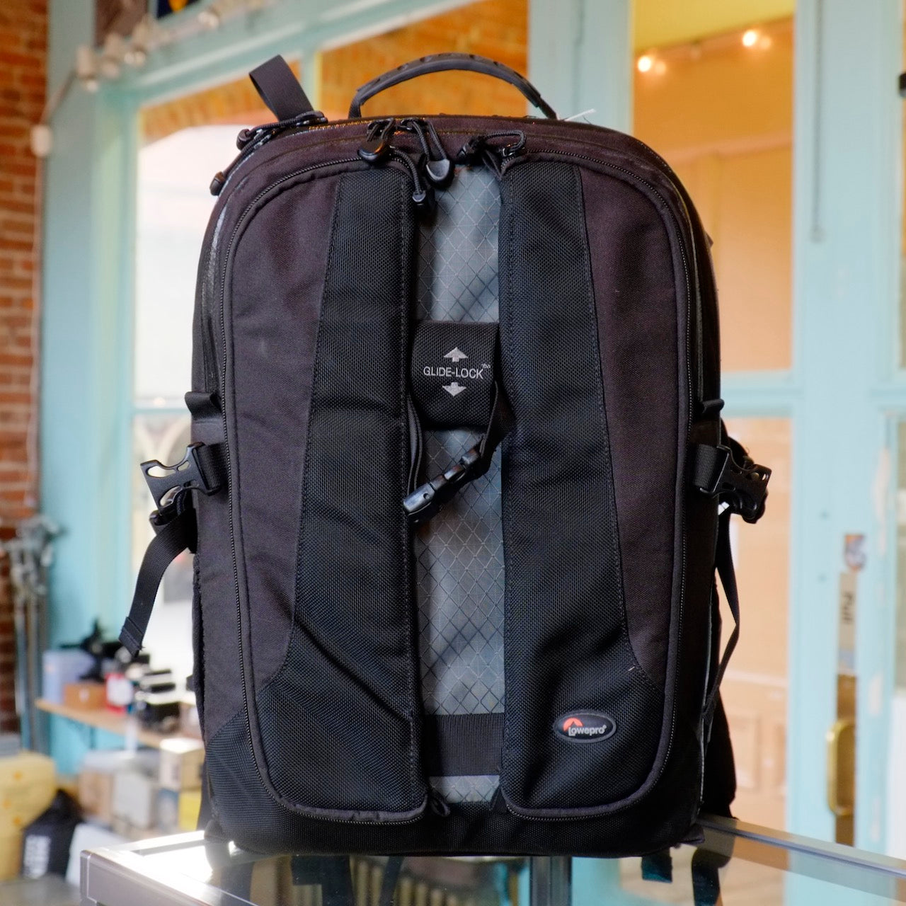 Lowepro Vertex 200AW