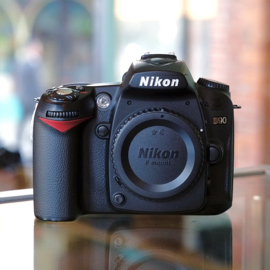Nikon D90