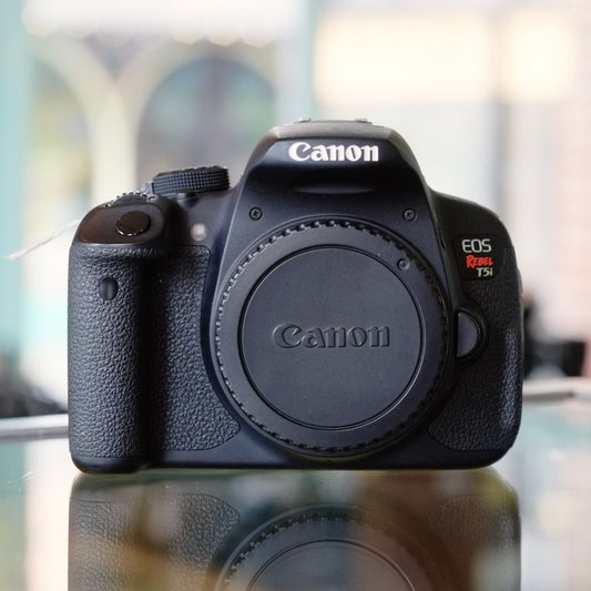 Canon EOS Rebel T5i