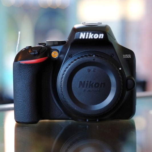Nikon D3500