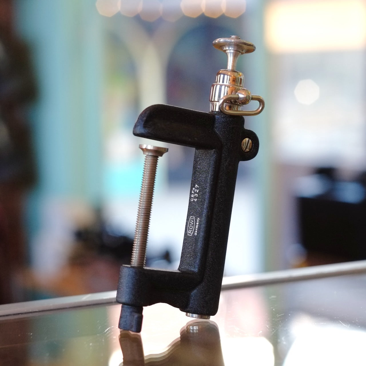 Rowi Tabletop Clamp with ball head
