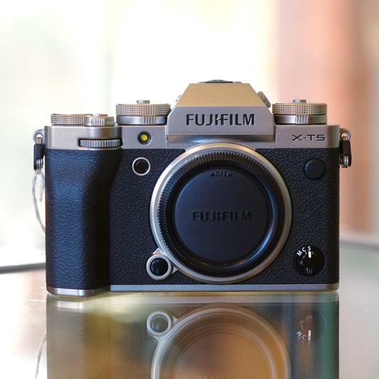 Fujifilm X-T5