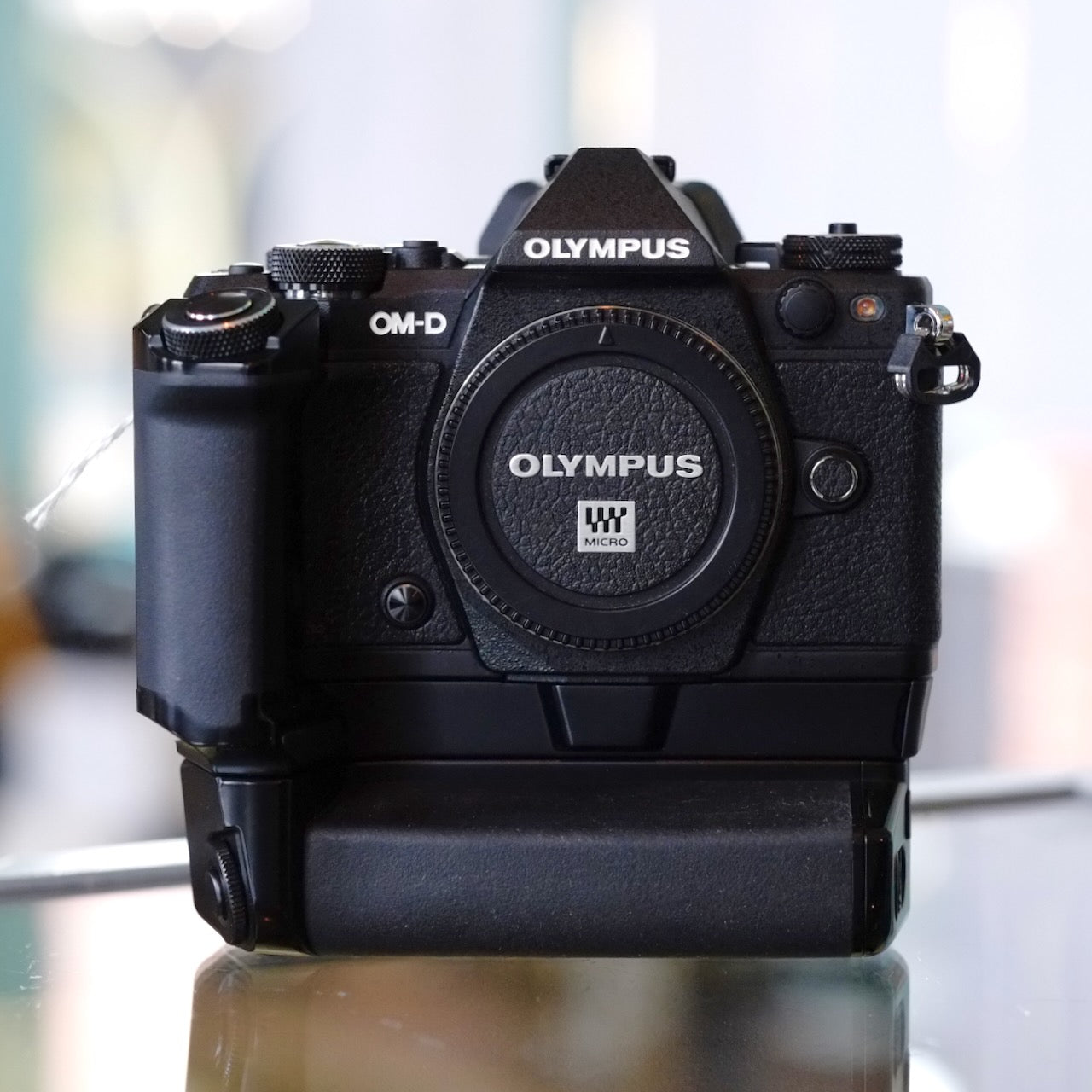 Olympus OM-D E-M5 II