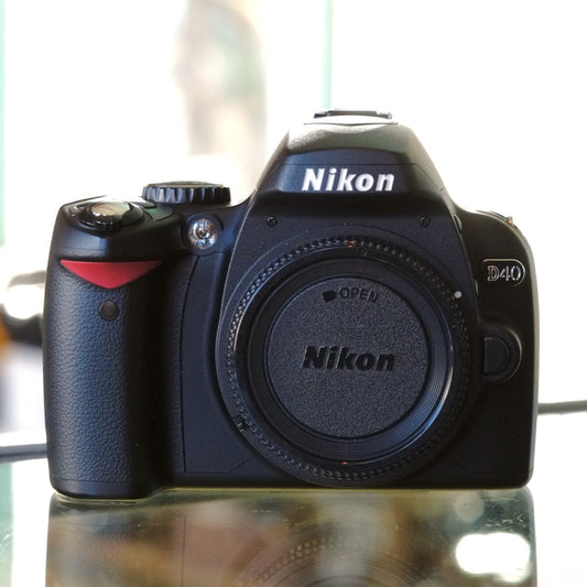 Nikon D40