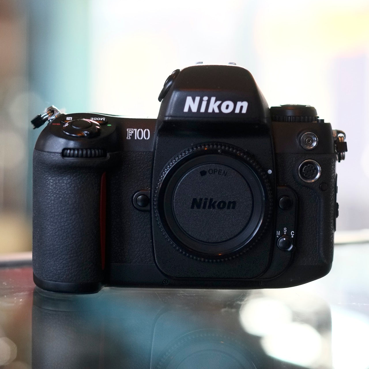 Nikon F100 – Camera Traders