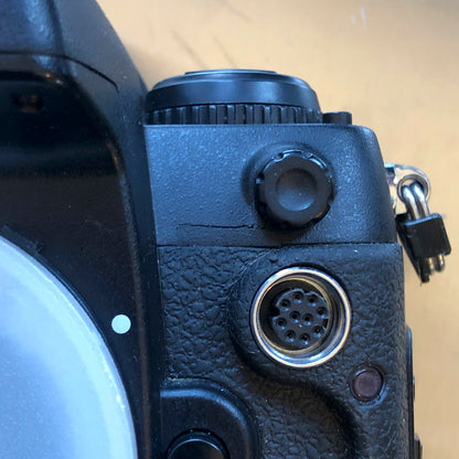 Nikon F100