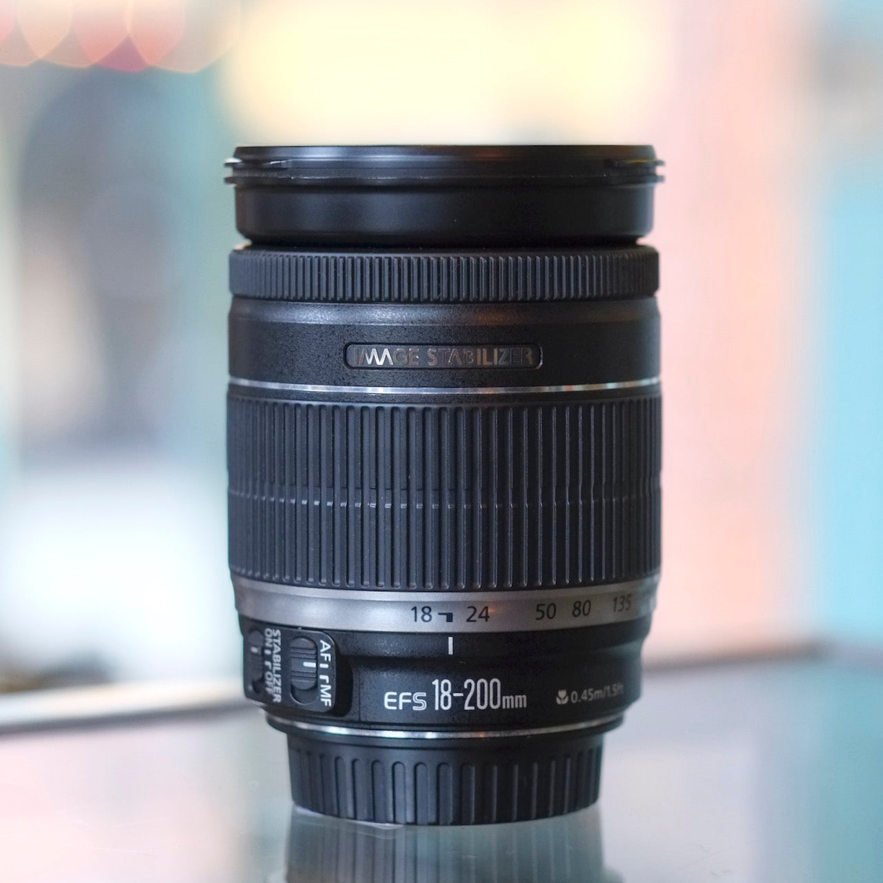 Canon EF-S 18-200mm f3.5-5.6 IS