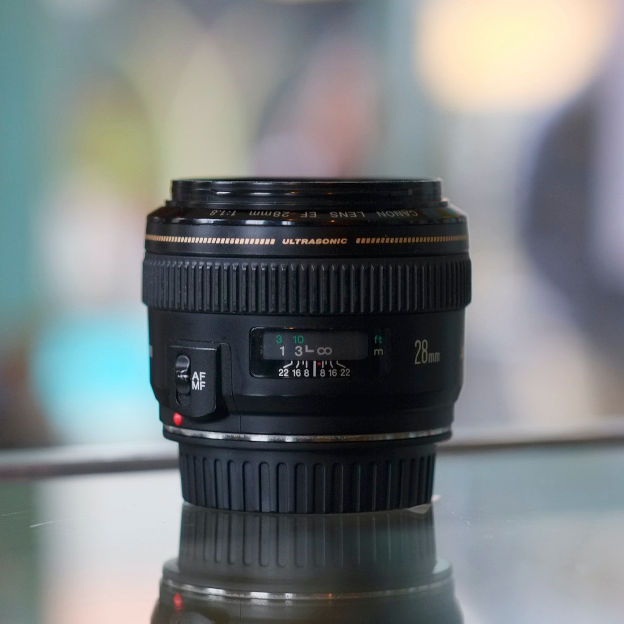 Canon EF 28mm f1.8 USM