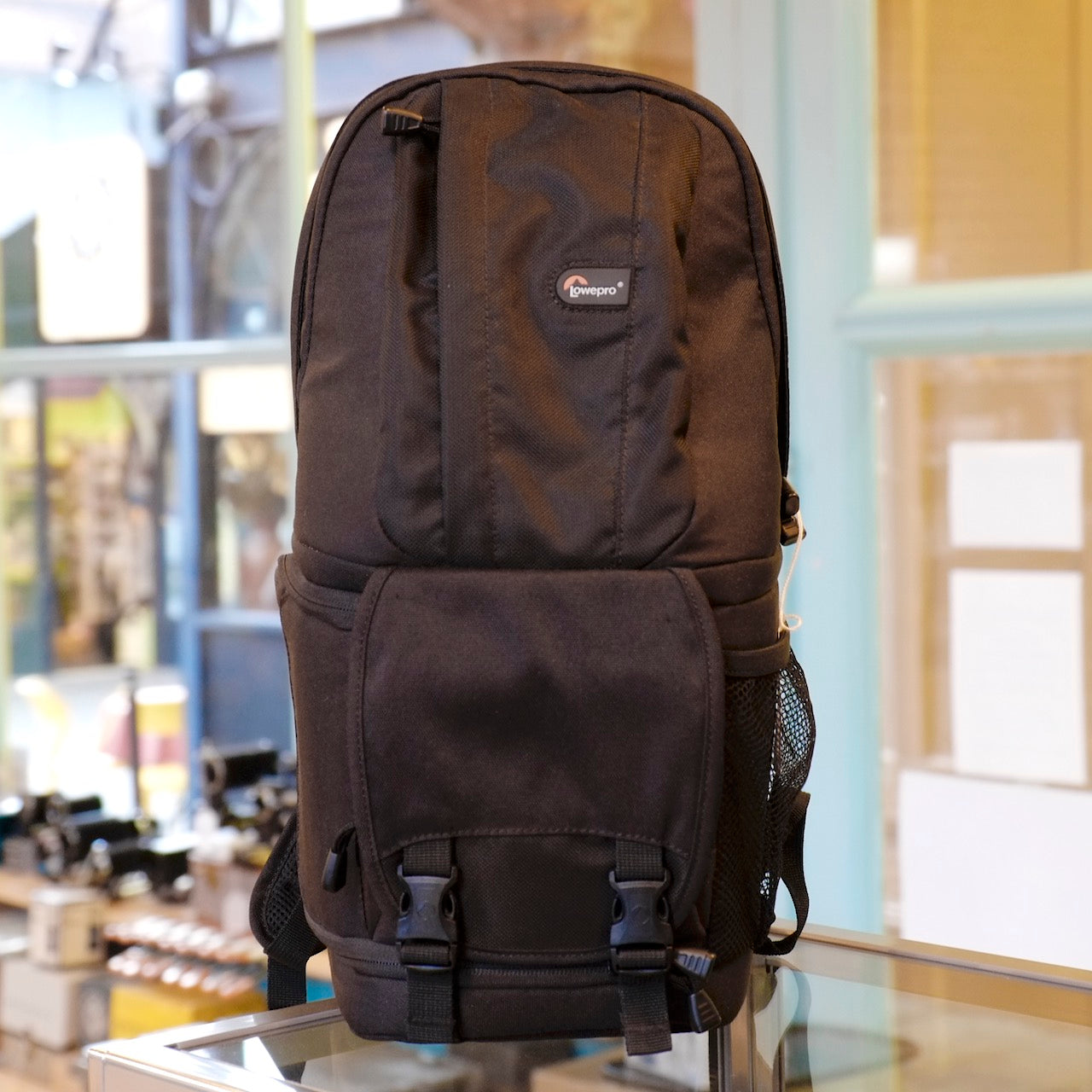 Lowepro Fastpack 100 – Camera Traders