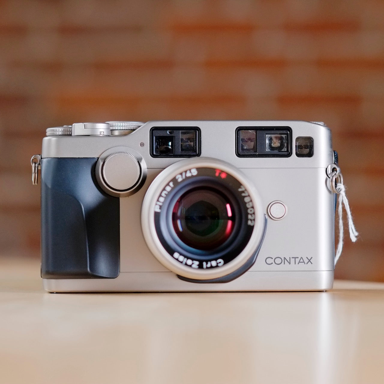 Contax G2 with 45mm f2 Planar